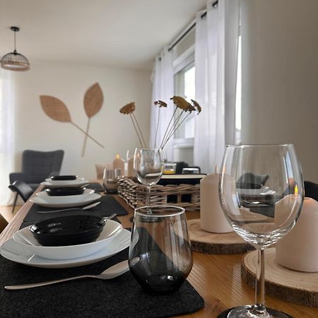 Amao-Sepia I 86Qm I King-Size Beds I Netflix I Privat Balcony I Free Parking I Near Europapark Appartement Rheinhausen Buitenkant foto