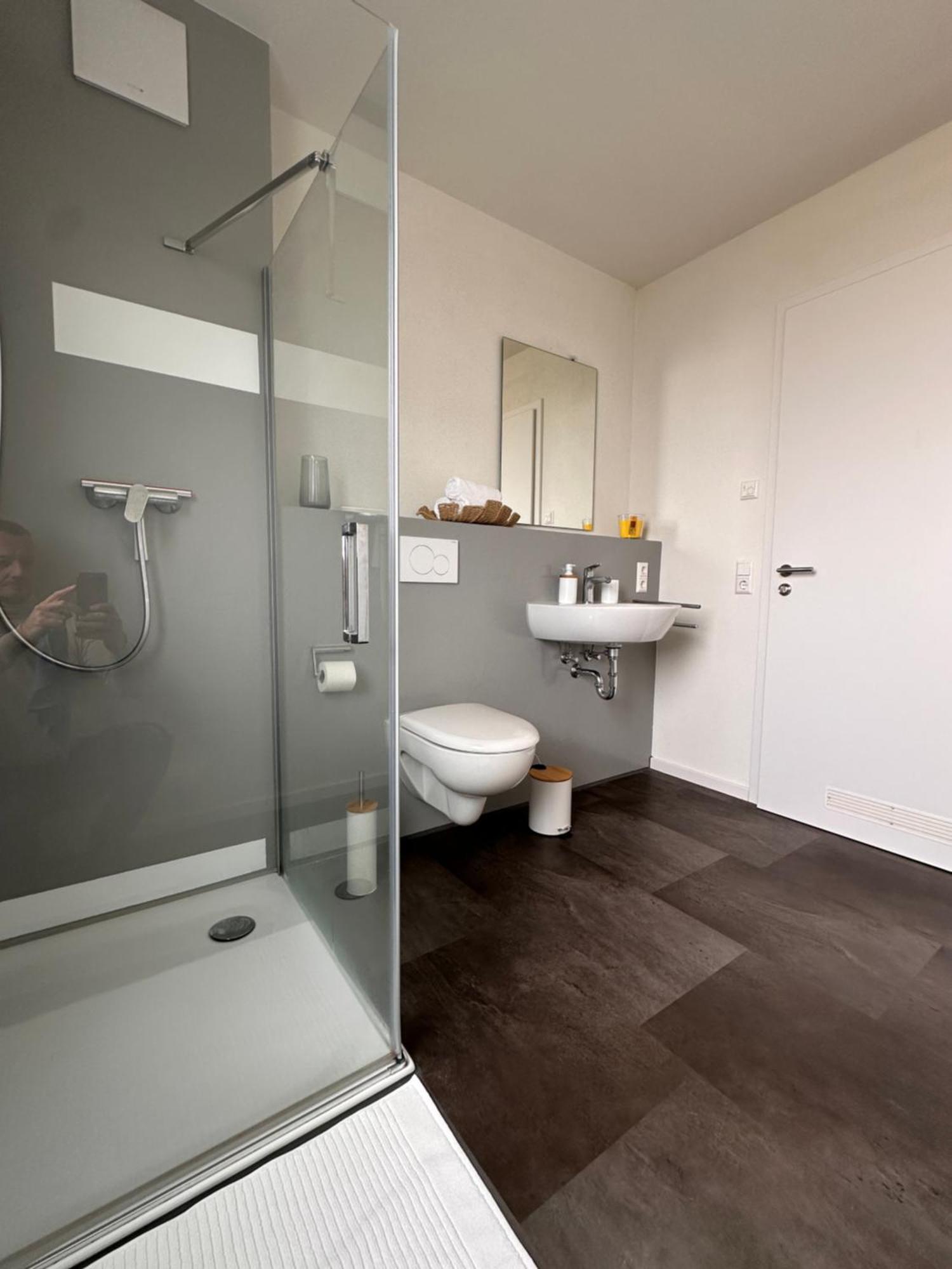 Amao-Sepia I 86Qm I King-Size Beds I Netflix I Privat Balcony I Free Parking I Near Europapark Appartement Rheinhausen Buitenkant foto
