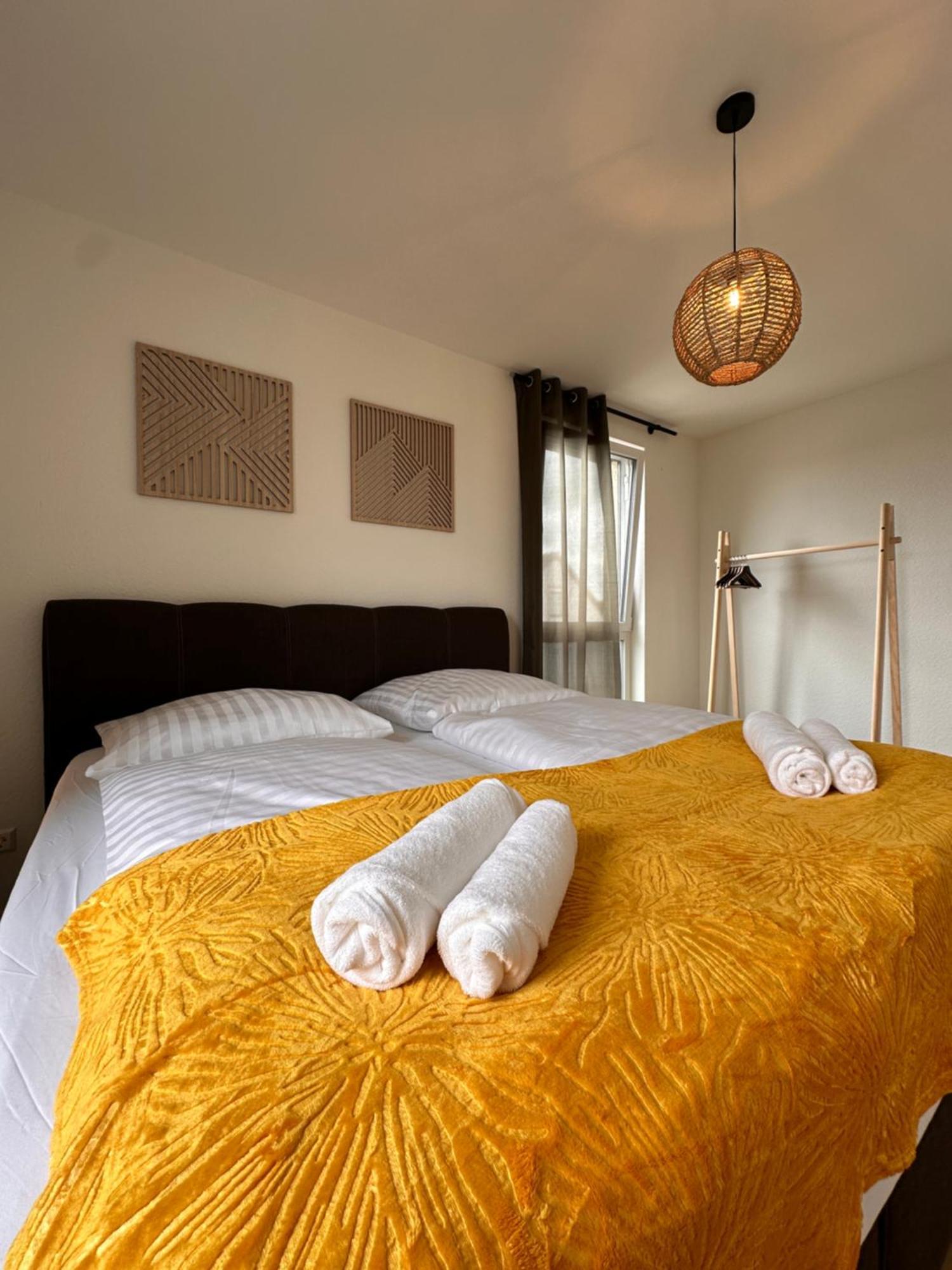 Amao-Sepia I 86Qm I King-Size Beds I Netflix I Privat Balcony I Free Parking I Near Europapark Appartement Rheinhausen Buitenkant foto